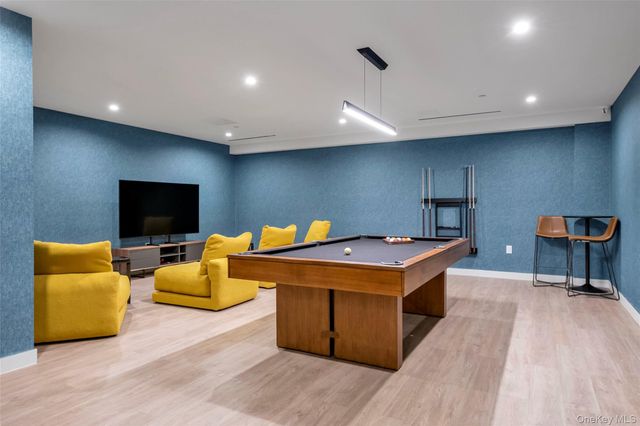 131-02B 40th Road 15U, Flushing, NY 11354