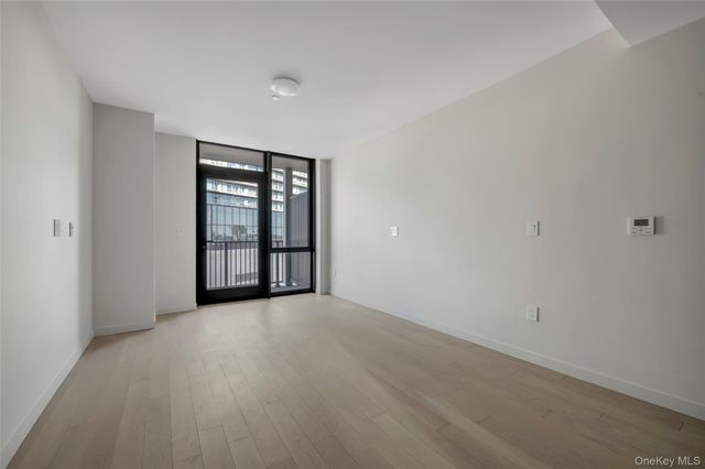 131-02B 40th Road 15U, Flushing, NY 11354