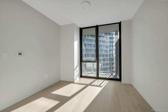 131-02B 40th Road 15U, Flushing, NY 11354