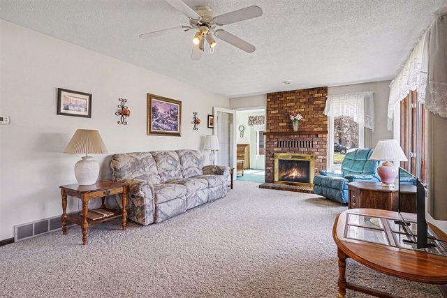 110 S Fruitport Road, Spring Lake, MI 49456