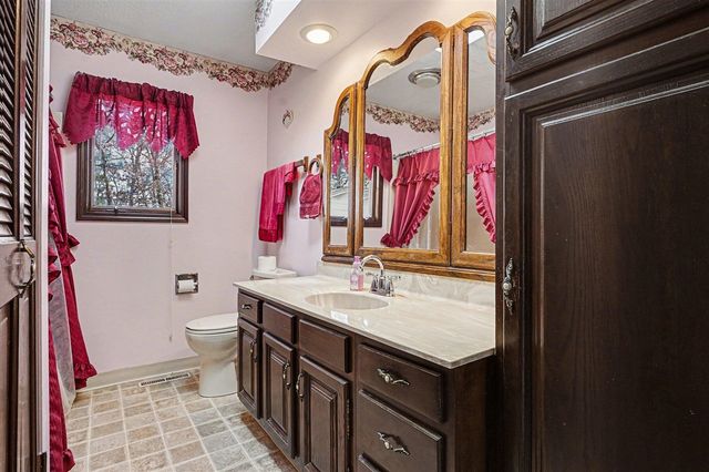 110 S Fruitport Road, Spring Lake, MI 49456