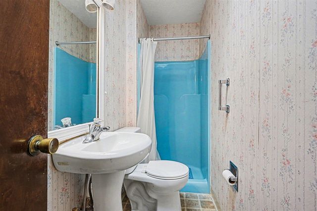 110 S Fruitport Road, Spring Lake, MI 49456