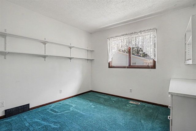 110 S Fruitport Road, Spring Lake, MI 49456