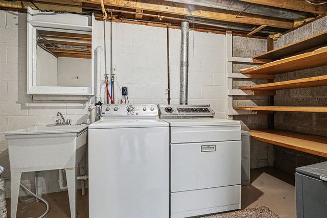 110 S Fruitport Road, Spring Lake, MI 49456