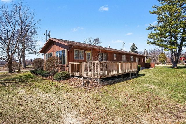 110 S Fruitport Road, Spring Lake, MI 49456
