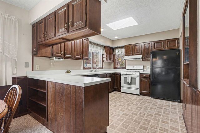 110 S Fruitport Road, Spring Lake, MI 49456