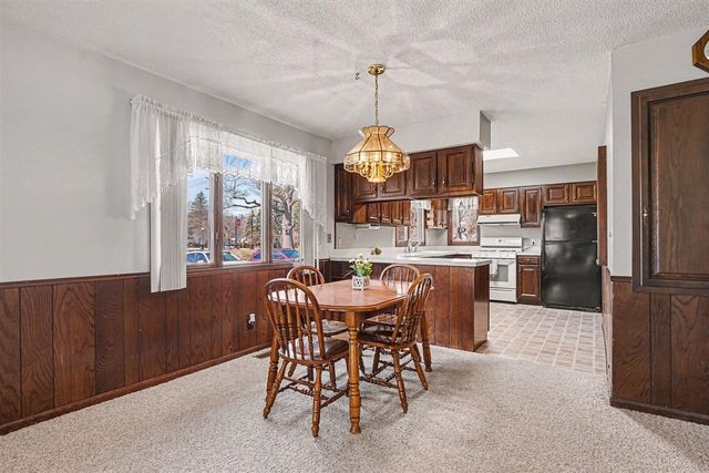 110 S Fruitport Road, Spring Lake, MI 49456