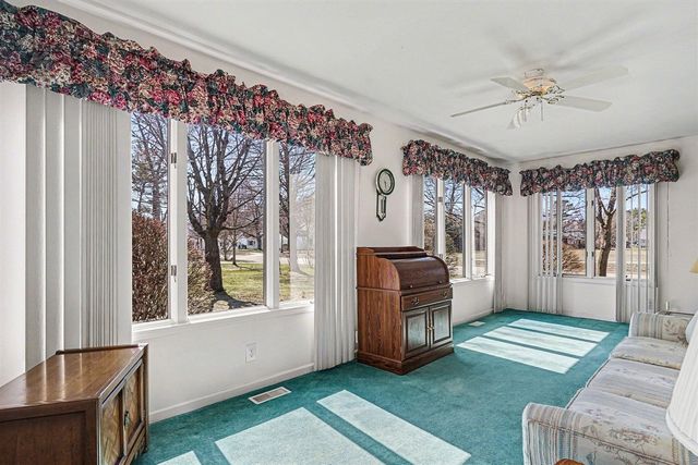 110 S Fruitport Road, Spring Lake, MI 49456