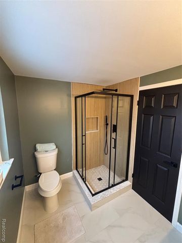 8821 Knolson Avenue, Livonia, MI 48150