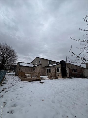 8821 Knolson Avenue, Livonia, MI 48150