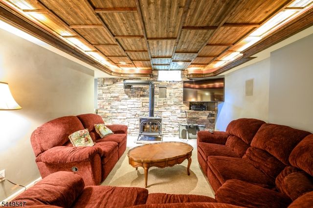 98 Remsen Ave, Woodbridge Twp., NJ 07001