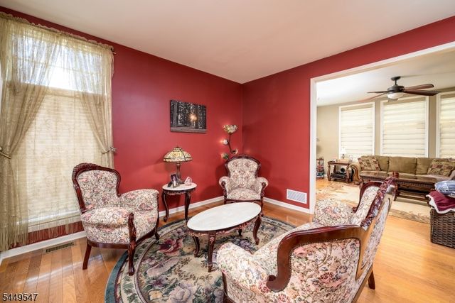 98 Remsen Ave, Woodbridge Twp., NJ 07001