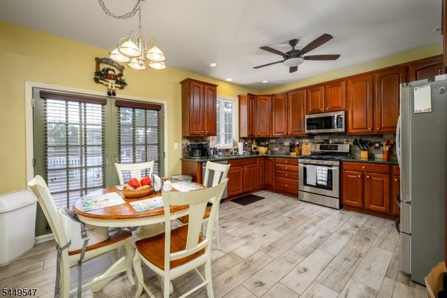 98 Remsen Ave, Woodbridge Twp., NJ 07001