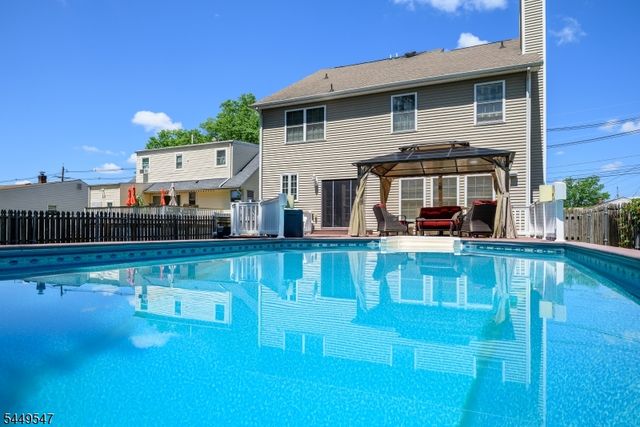 98 Remsen Ave, Woodbridge Twp., NJ 07001