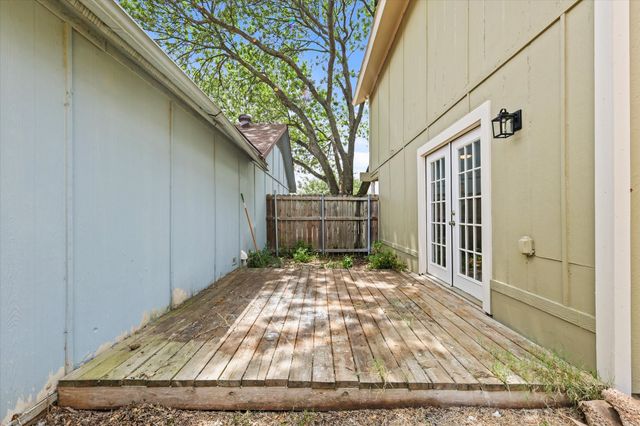2210 Nantucket Village Circle, Dallas, TX 75227