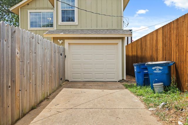2210 Nantucket Village Circle, Dallas, TX 75227
