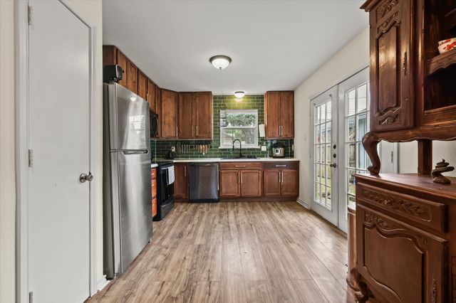 2210 Nantucket Village Circle, Dallas, TX 75227