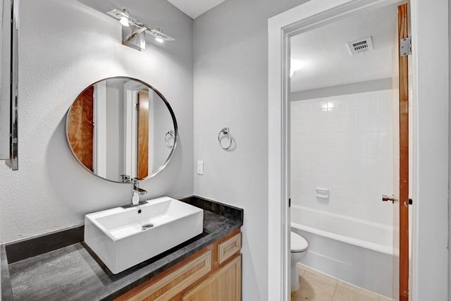 1601 Faro DR 1003, Austin, TX 78741