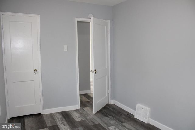 1039 BARKER ROAD, Sharon Hill, PA 19079