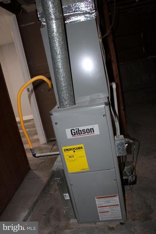 1039 BARKER ROAD, Sharon Hill, PA 19079