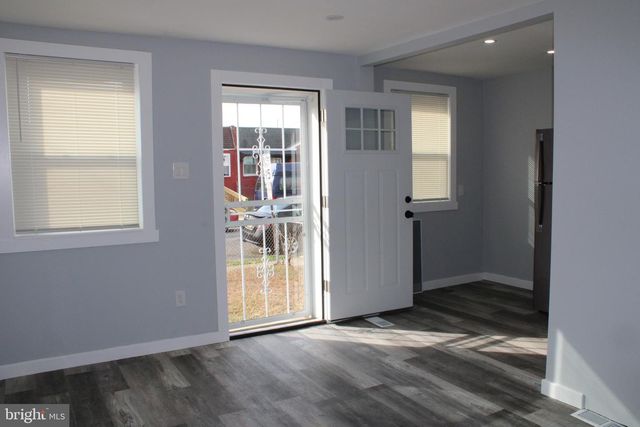 1039 BARKER ROAD, Sharon Hill, PA 19079