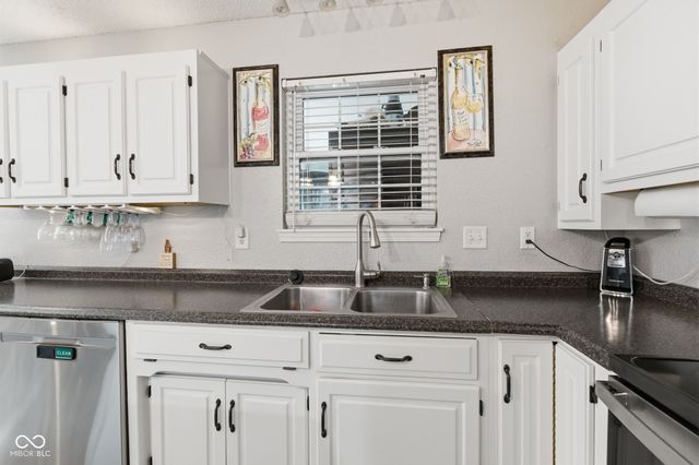 1325 Pamela Drive, Franklin, IN 46131