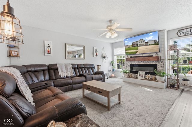 1325 Pamela Drive, Franklin, IN 46131