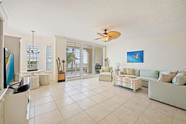 221 Ocean Grande Boulevard 407, Jupiter, FL 33477