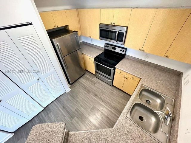 1919 Van Buren St 818A, Hollywood, FL 33020