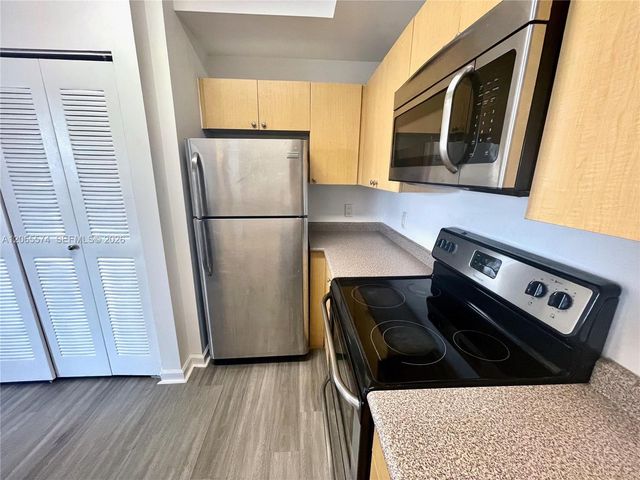 1919 Van Buren St 818A, Hollywood, FL 33020