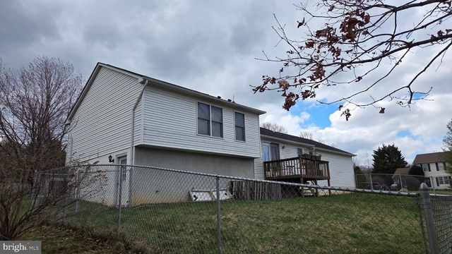 610 W DUCK STREET, Front Royal, VA 22630