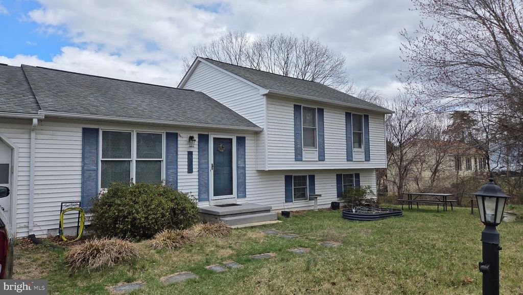 610 W DUCK STREET, Front Royal, VA 22630