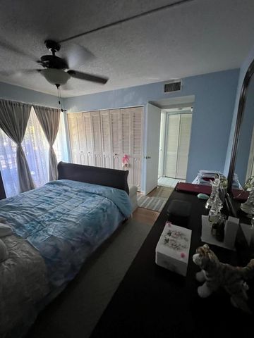 3220 Holiday Springs Boulevard 1-210, Margate, FL 33063