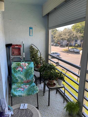 3220 Holiday Springs Boulevard 1-210, Margate, FL 33063