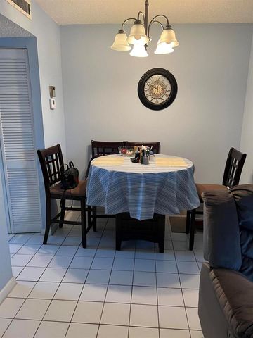 3220 Holiday Springs Boulevard 1-210, Margate, FL 33063