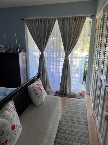 3220 Holiday Springs Boulevard 1-210, Margate, FL 33063