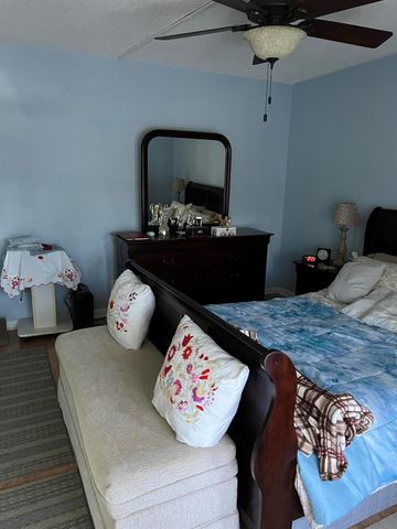 3220 Holiday Springs Boulevard 1-210, Margate, FL 33063