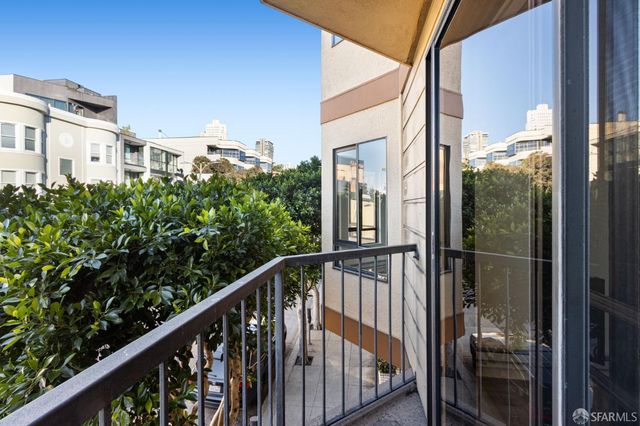 1461 Broadway Street 205, San Francisco, CA 94109