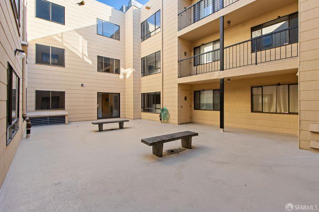 1461 Broadway Street 205, San Francisco, CA 94109