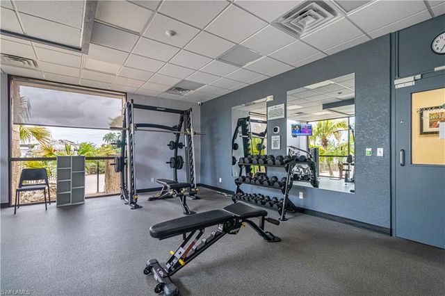 1828 Pine Valley DR 201, Fort Myers, FL 33907