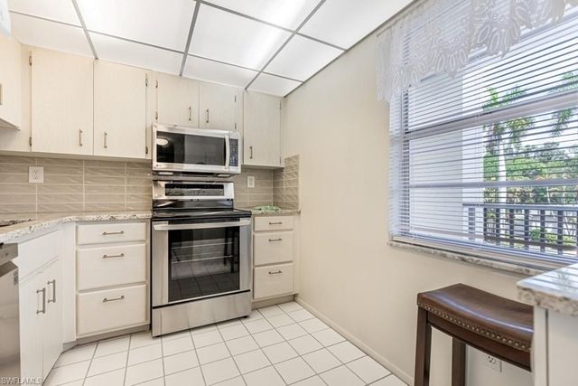 1828 Pine Valley DR 201, Fort Myers, FL 33907