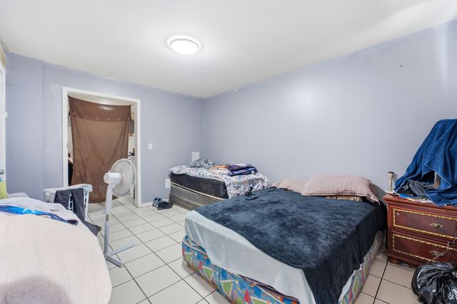 2333 S Whipple Street, Chicago, IL 60623