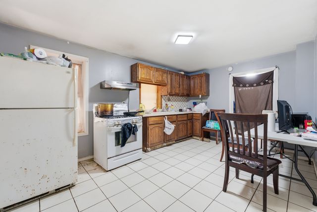2333 S Whipple Street, Chicago, IL 60623