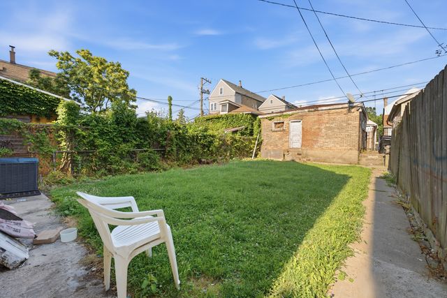 2333 S Whipple Street, Chicago, IL 60623