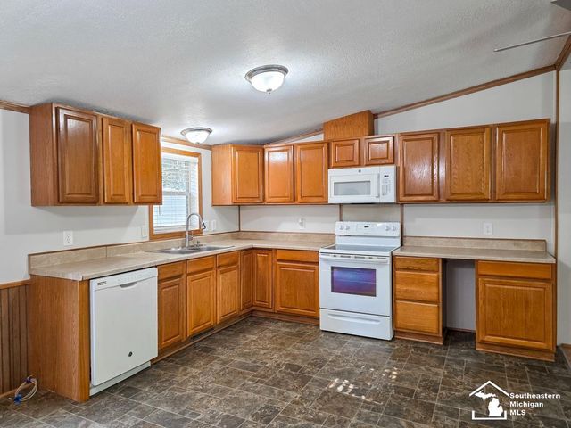 4393 5th Street, Newport, MI 48166
