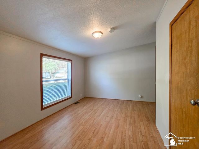 4393 5th Street, Newport, MI 48166