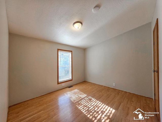 4393 5th Street, Newport, MI 48166