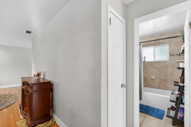 26 W Fargo St, Stockton, CA 95204