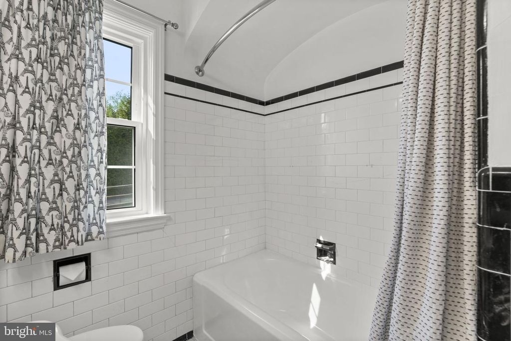 Image 14 of property listing at 4356 COLUMBIA RD, Ellicott City, MD 21042