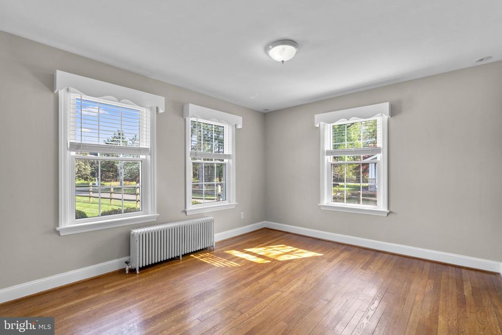 Image 17 of property listing at 4356 COLUMBIA RD, Ellicott City, MD 21042